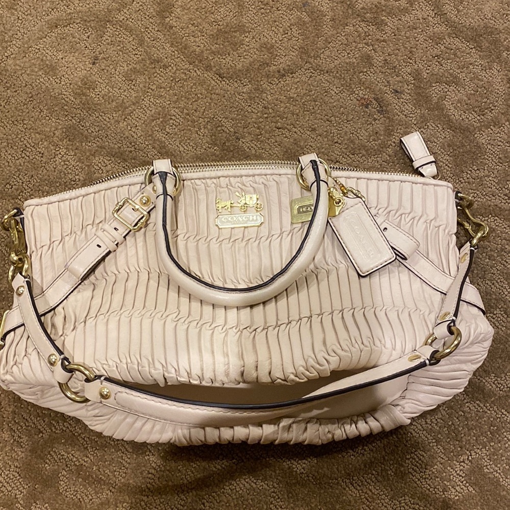 Coach purse. Cream texture color. Perfect condition